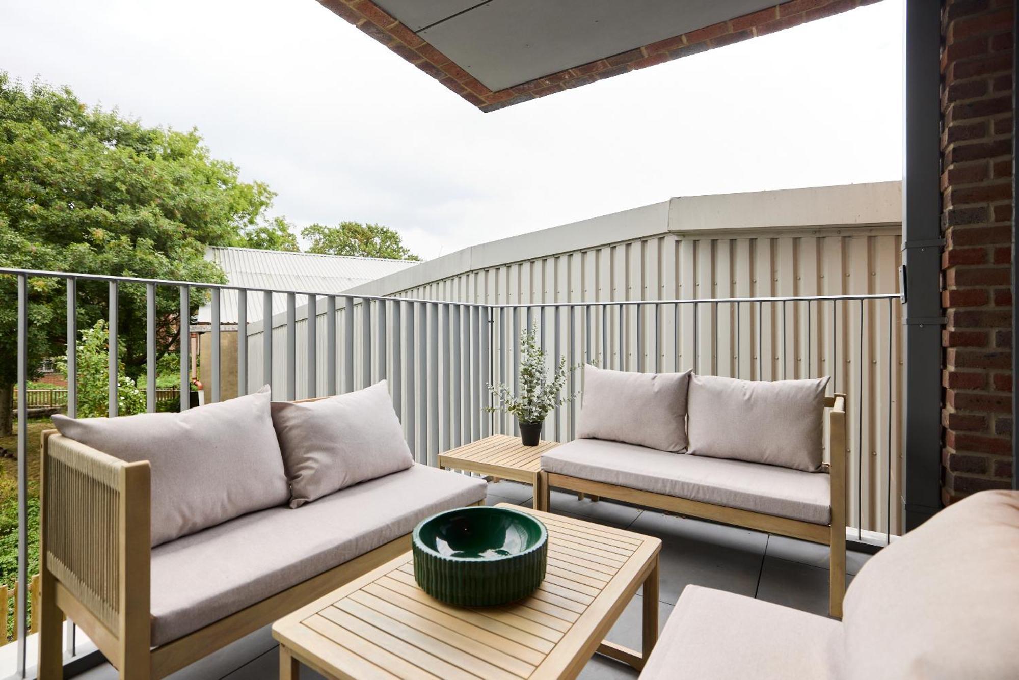 The Tottenham Hale Crib - Trendy 2bdr Flat With Balcony * Londra